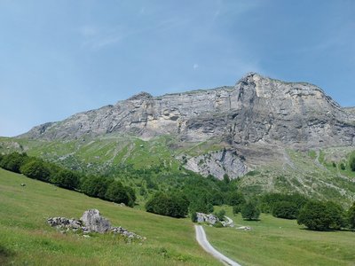 Pierre fendue (1396 m)